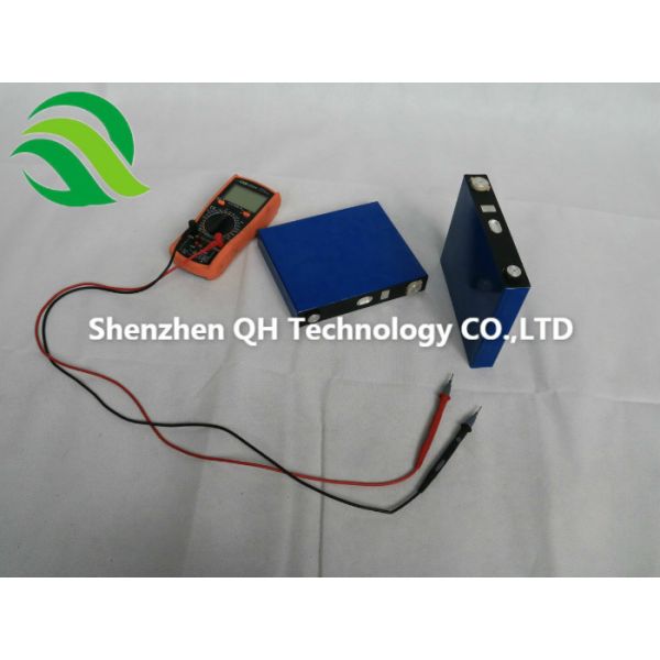 High Capacity Solar Powered Generator Lithium Battery  24V 80A With Inverter