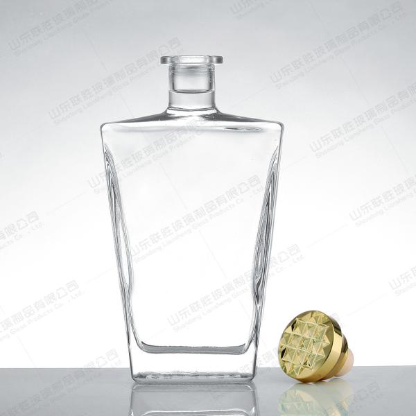 Rubber Stopper Sealing Type Square Glass Wine Bottle From Healthy Lead Free Glass