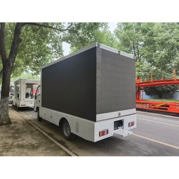 Full Color P5 P6 Mobile LED Billboard Trucks Isuzu Mobile Digital Billboard Truck