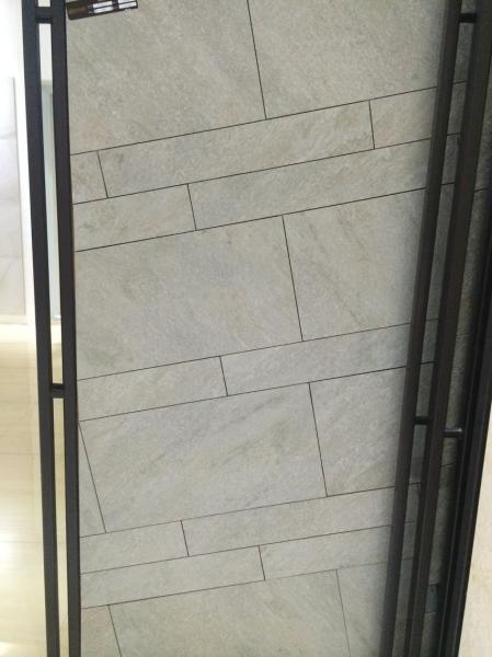 Coefficient de glissement de surface de matte de la tuile 600*600mm de porcelaine vitré par intérieur anti