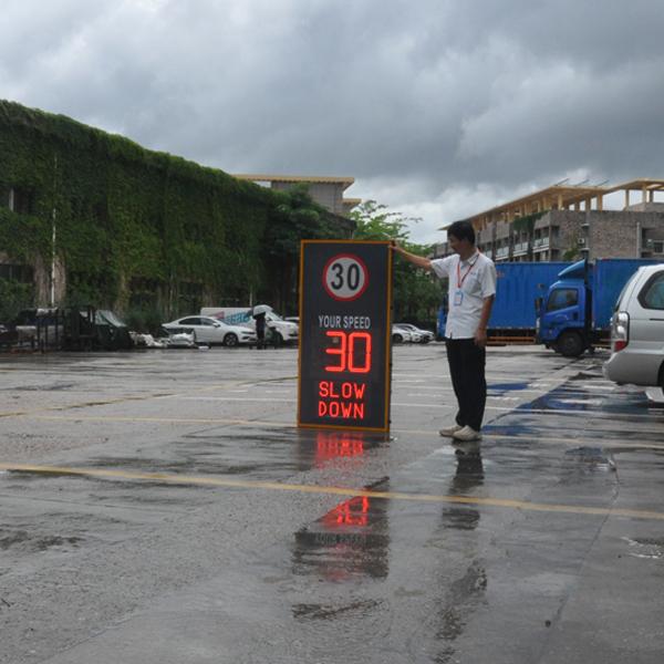 Solar Powered Radar Speed Sign with 10000 CD/㎡ Brightness LED Speed Display and 220V AC Input for Traffic Speed Warning