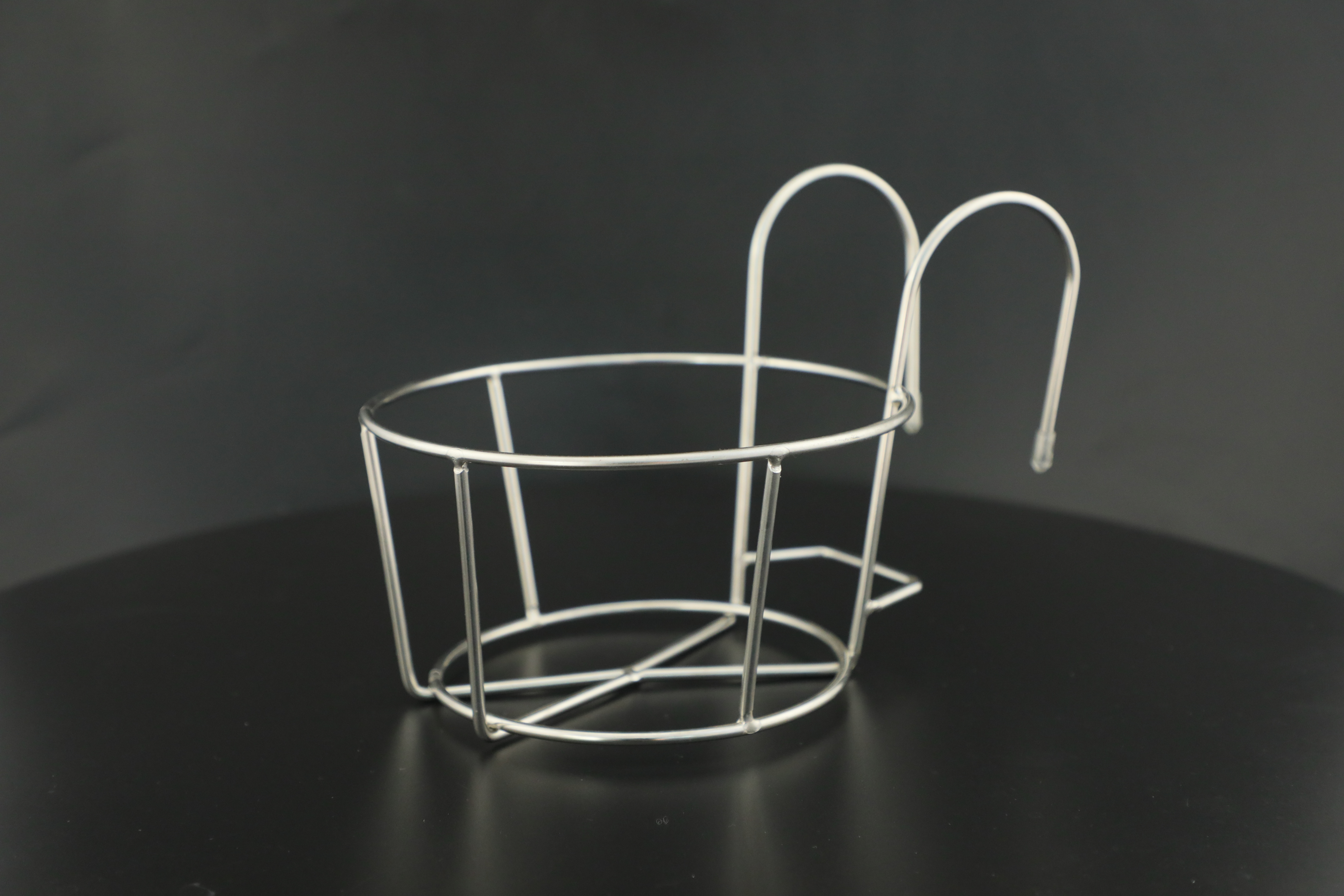 Recyclable Material Wire Mesh Basket With Handle Design