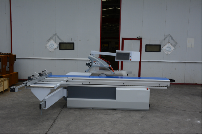 CNC Panel Saw with Touch Screen Control 3200mm Gross Cut Capacity and Italy Freud Sawblade