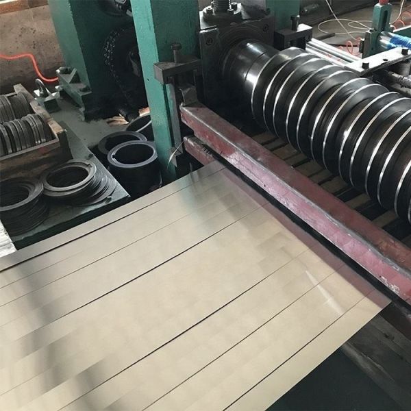 Mill / Slit Edge Stainless Steel Metal Strips , 93 Hardness Hot Rolled Steel Strip