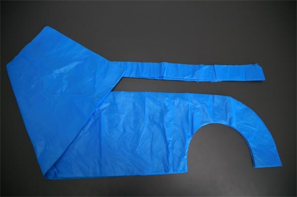 HDPE / LDPE Disposable Plastic Aprons , Flat Packed Disposable Craft Aprons
