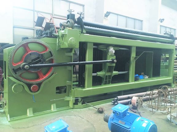 Коробка Gabion извива машины 2 ячеистой сети управлением CNC шестиугольная делая машину