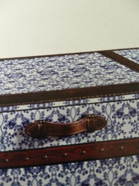 Antique Porcelain Leather TV Stand Furniture 5 Drawers Vintage Blue And White Color