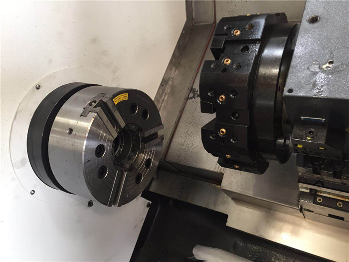 Центр CNC небольшого токарного станка кровати скоса TCK400 поворачивая для обработки машины стали и литого железа материальной