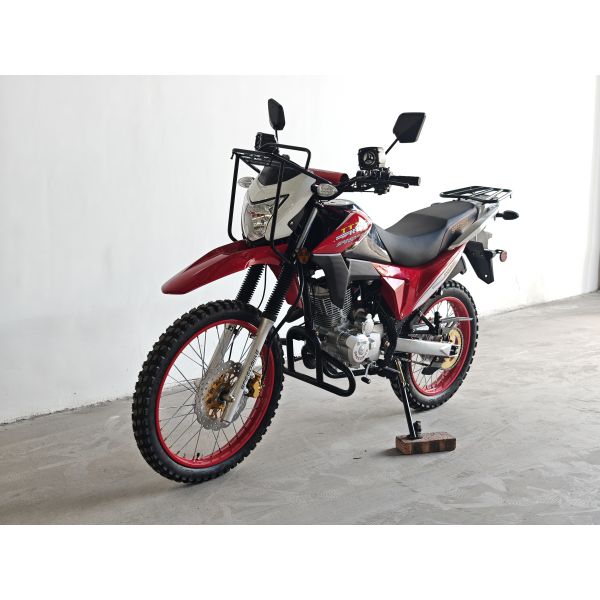 Brazil 150CC Off Road Touring Motorcycle With High Temp Paint Muffler Easy Handling