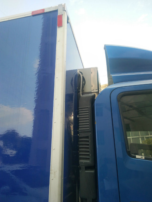 Smooth FRP Refrigerated Truck Body / Truck Fridge Body With High Pressure Vacuum Tech