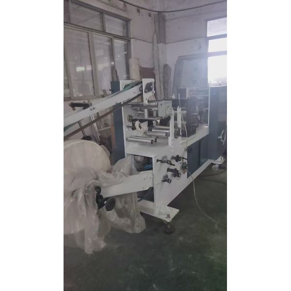Versatile Pocket Tissue Machine 1/6 Folded Cotton Handkerchief Making Machine Featuring Single Packing
