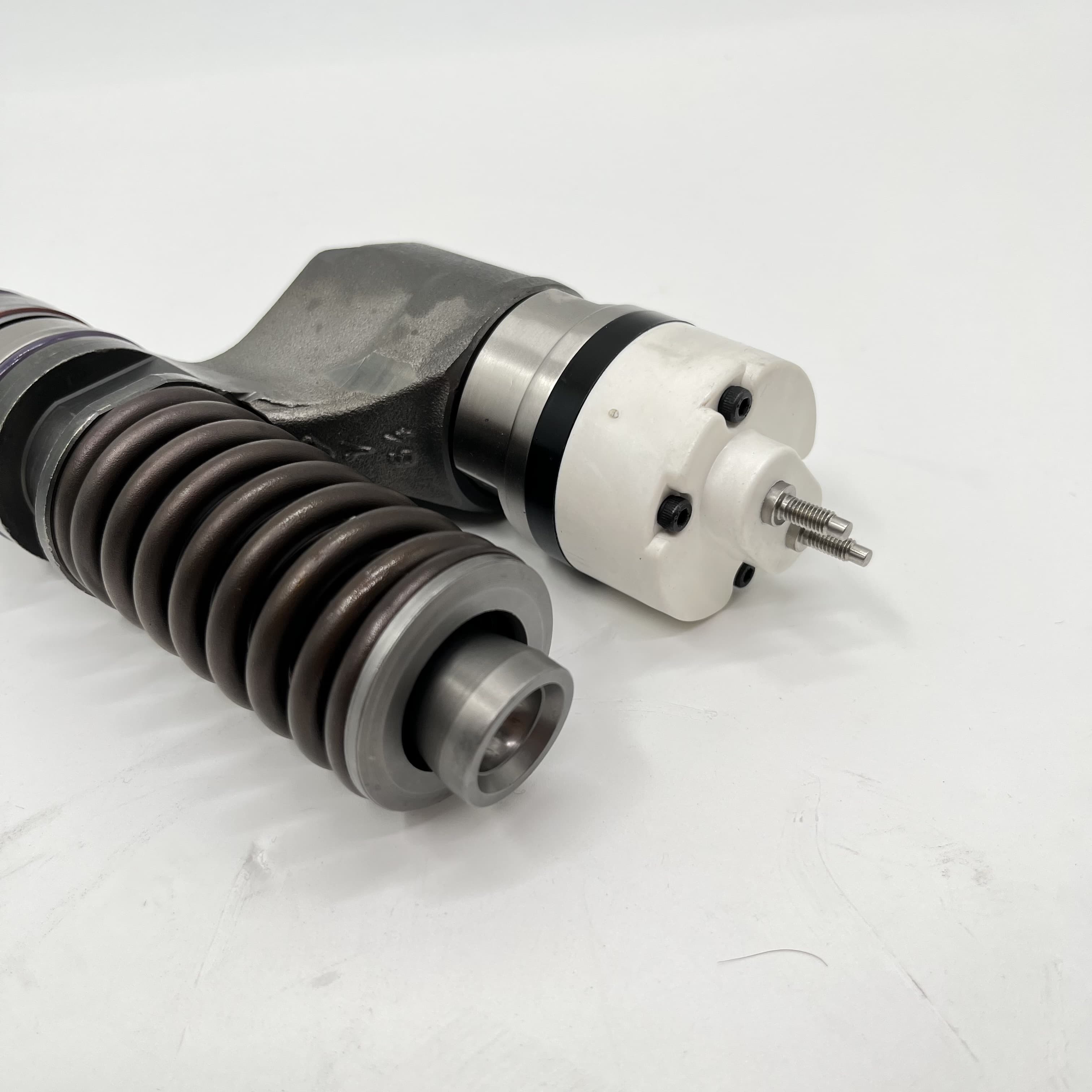 8112557 EUI Vo-Lvo Fuel Injector For FH12 Trucks And EC360B EC460B Excavators