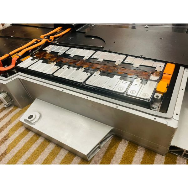 Силиконовая пенообразовательная лента для электромобилей Безопасность батареи Силиконовая пенообразовательная теплоизоляция Силиконовая губка