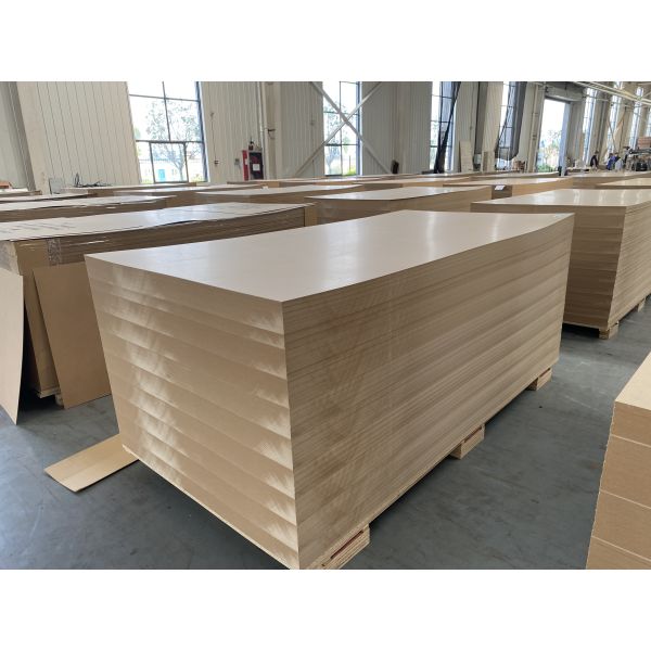 2.1mm 2.5mm Plain HDF Board For Interior Door Skins And Wood Veneering CE ISO Approved