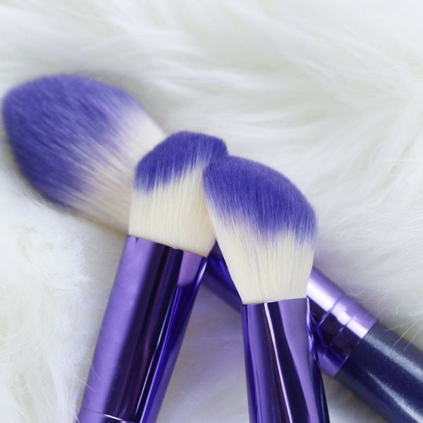 Exceptional Cosmetic Makeup Brush Set 8 Pieces Dreamy Purple