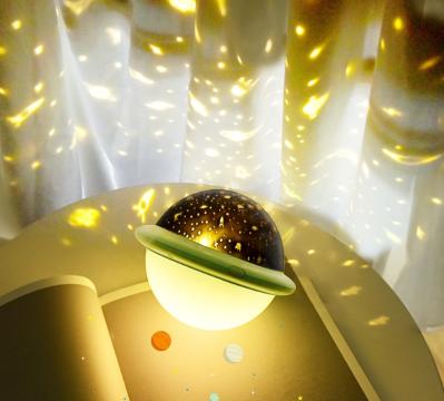 forma do UFO da luz da noite do projetor da estrela do céu de 5V 1000mA 2W garantia de 1 ano