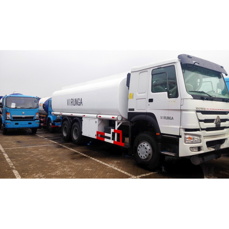Sinotruk HOWO 10 wheeler Liquid Tanker Truck 6x4 , 20000L Fuel Delivery Tanker Truck