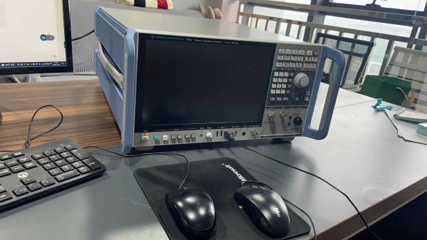 85 GHz Ultra Wideband Signal Spectrum Analyzer Rohde & Schwarz FSW85