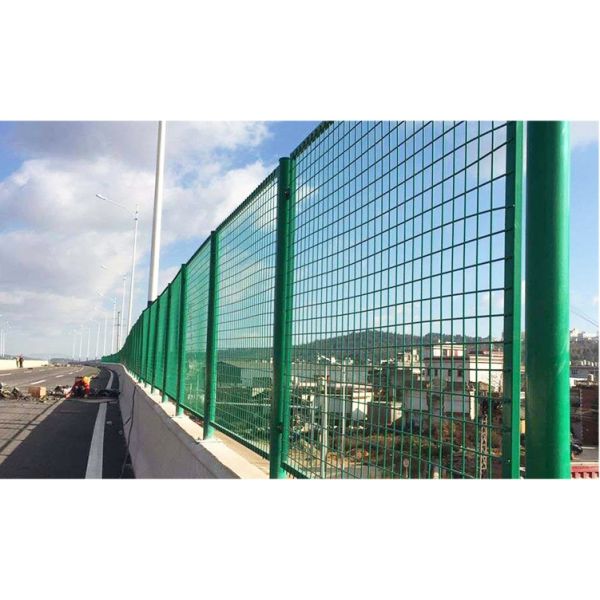 Внешний оцинкованный покрытый колючей проволокой забор для сетки ограждения ISO9001 2008 аккредитован