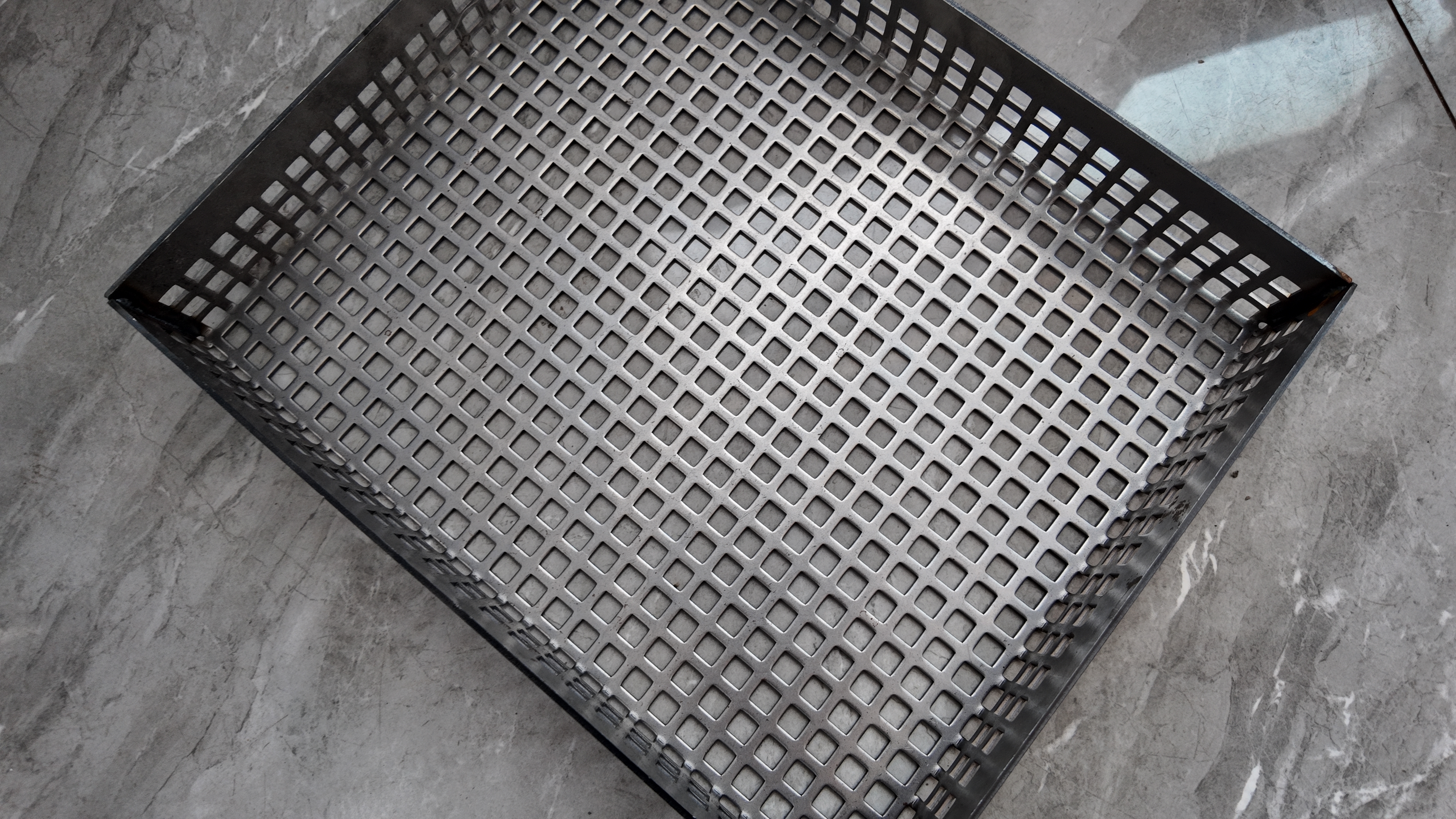 Bendable Galvanized Perforated Metal Sheet, Bent Galvanized Perforated Mesh For Construction