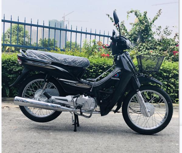 Une moto de 125cc chinoise à grande vitesse.