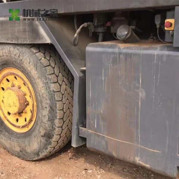 GMK3055 a utilisé la grue de camion de bosquet grue de camion tout terrain d'occasion de 55 tonnes