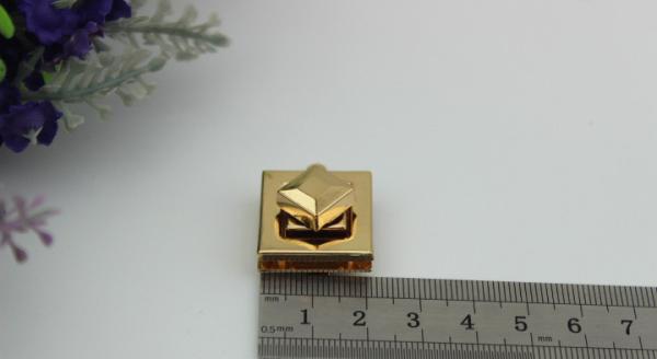 Most popular fashion square shape zinc alloy light gold twist lock hardware