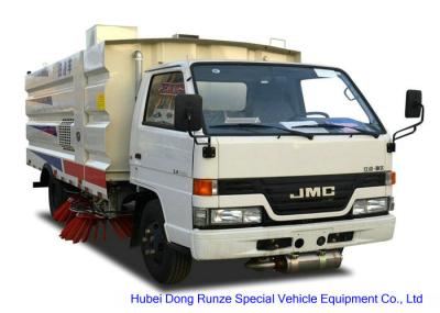 JMC Truck Mounted Road Sweeping Machine With 4 Brushes 5.5 Cbm Trash 1,5 Cbm Water