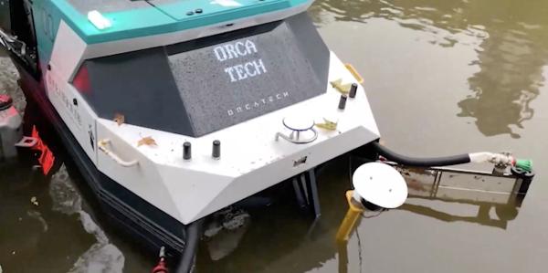 Water Treatment USV Unmanned Surface Vehicle Small Boat For Pond Maintenance 100kg