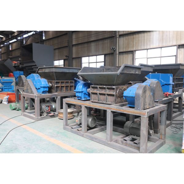 Recycling Paper Waste Books Scrap Wood Tree Root Waste Plastic Bottle Shredder Machine