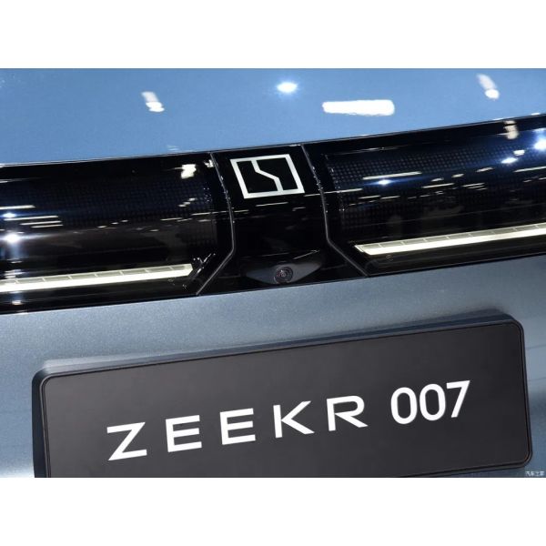 Zeekr 007 2024 4WD 75kwh 100 Kwh EV Car Pure Electric MID-Size Car Rear Suspension Form