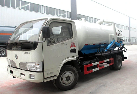 Донгфэнский отсосный грузовик 100 л.с. 4CBM 6CBM 8CBM 10CBM 4X2 Вакуумный отсосный грузовик