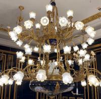Elegancia europea Gran vestíbulo de 2 pisos Lustrero grandes luminarias Museos Edificios históricos