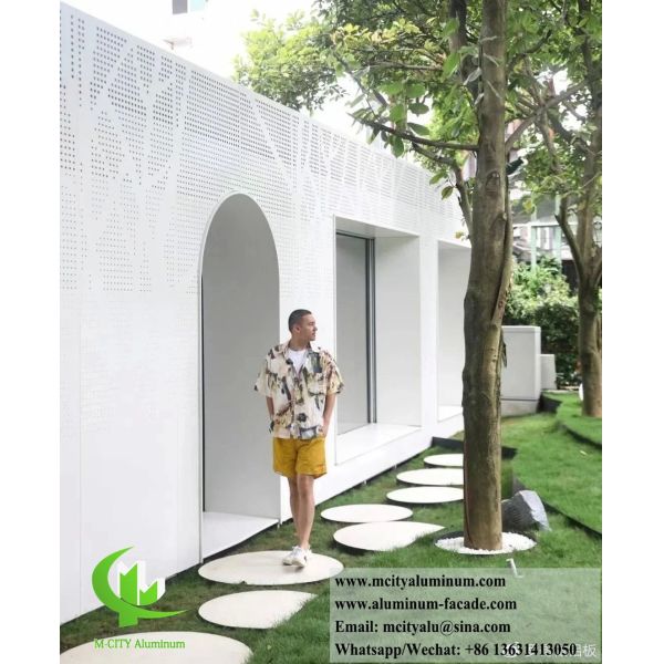 Feuille perforante en aluminium blanc revêtue de poudre pour écran métallique externe