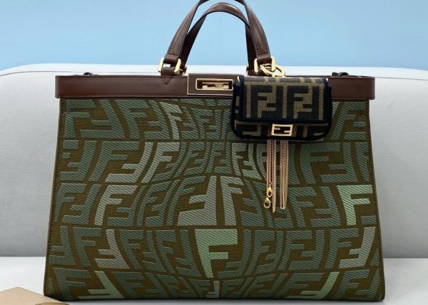 Capsule Series F Letters 3D Effect Large Green Tote Bag Psychedelic Style