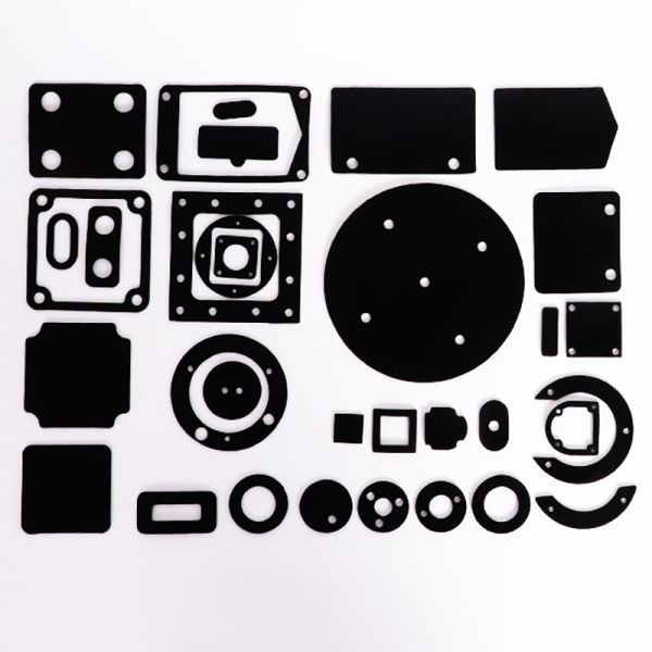 Garniture découpée avec des matrices par joint en caoutchouc auto-adhésif de 80