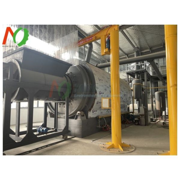 Converting Solid Waste with Normal Pressure Automatic 5-15TPD Waste Tyre Pyrolysis Machine