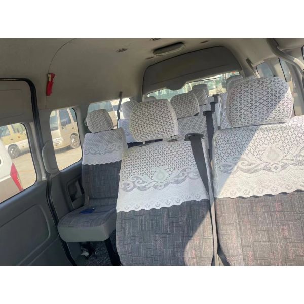 2017 Year 13 Seats Used Toyota Hiace Mini Bus With Front Engine Manual Transmission