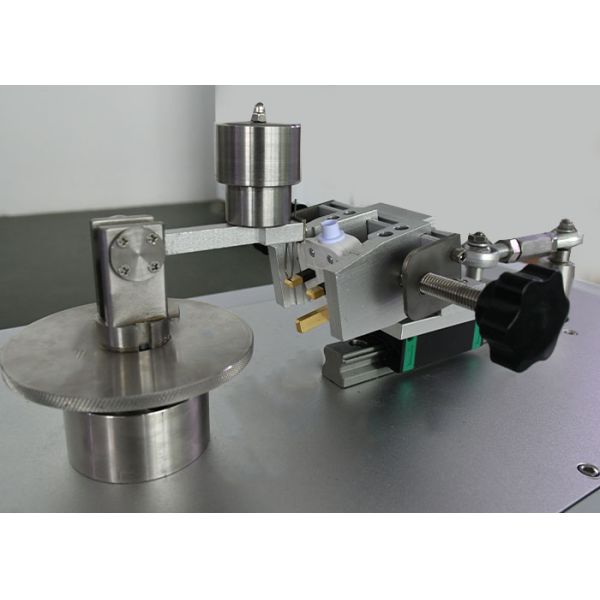 Apparatus For Abrasion Test On Insulating  Sleeves Of Plug Pin