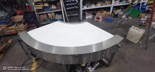 Custom Carbon Steel/Stainless Steel Curved Belt Conveyor with Adjustable Height