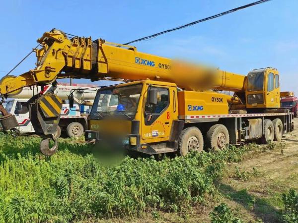 Crane hydraulique télescopique montée sur un camion 50 tonnes