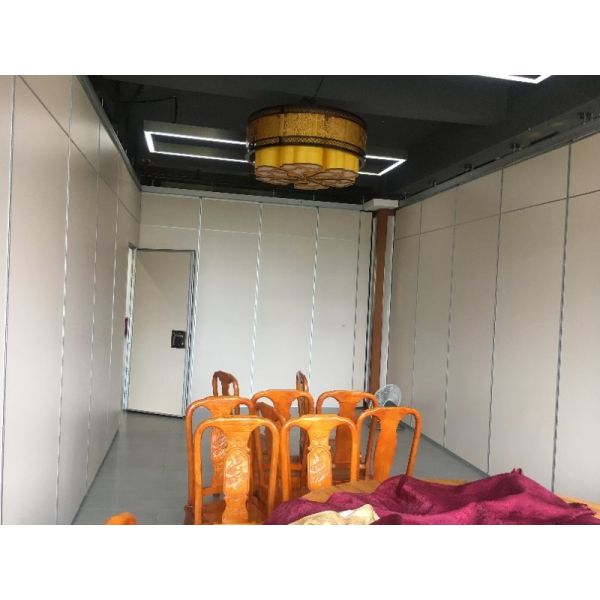 Decorative Acoustic Accordion Room Divider Floor to Ceiling Mounted