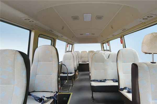 Бренд используемый дизелем мини автобуса 2013 год Кинлонг 99% новое с 23 местами