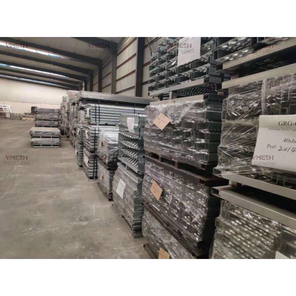 Противоподвижная сцепка, защитная подставка, перфорированная решетка, металлические панели для проезжей части