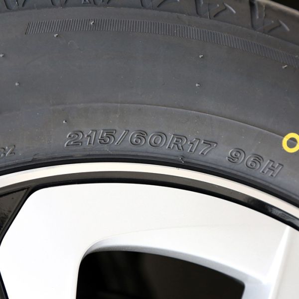 High Performance Toyota C-HR 2023 2.0L Intelligent Electric Hybrid Dual Engine Small SUV 5 Door 5 seats Factory