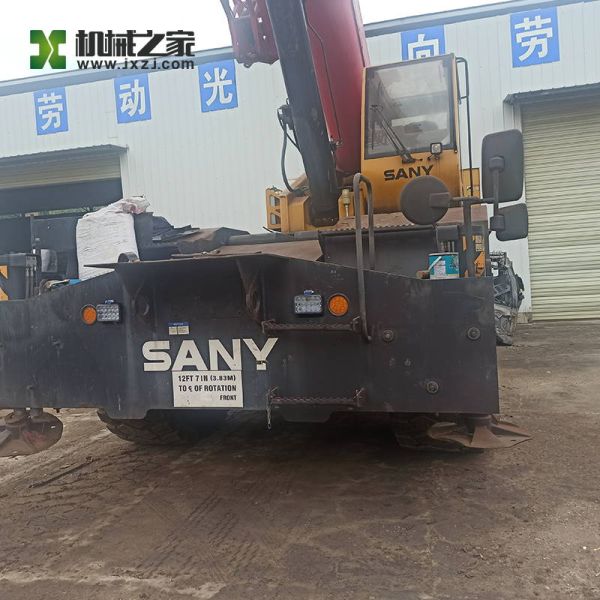 SANY SRC750 utilizó toda la grúa del camión de Crane Second Hand Rough Terrain del terreno 75 toneladas