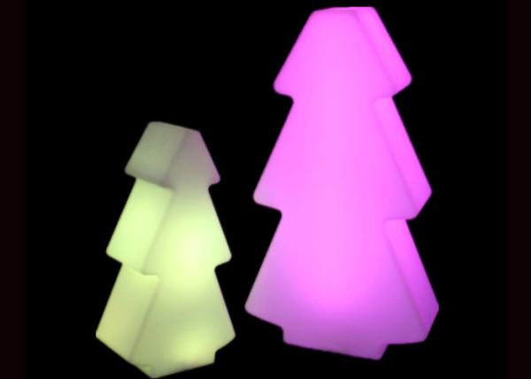 O plástico branco morno conduziu luzes exteriores da árvore de Natal para a decoração da casa da loja
