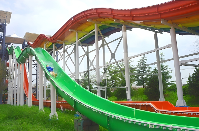 Hump Shaped Water Park Water Slide 15M Corrosion Resistant