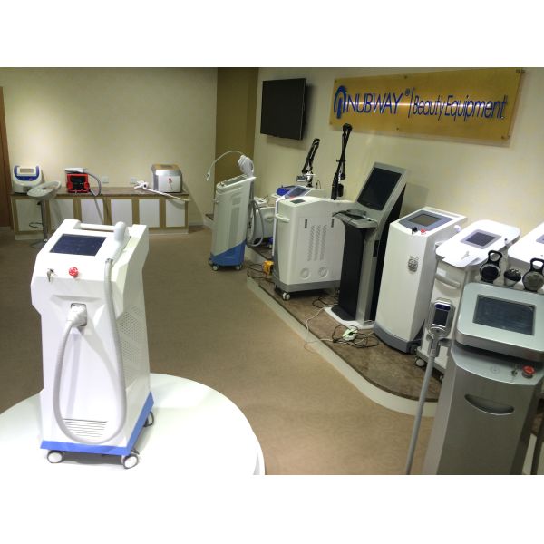 2018 professional 808 nm Diode laser hair removal machine with cooling