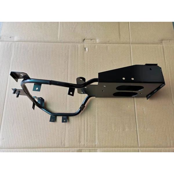 Soporte 8981214154 del faro del lado izquierdo de las partes del cuerpo de ISUZU del hierro para la instalación ligera principal